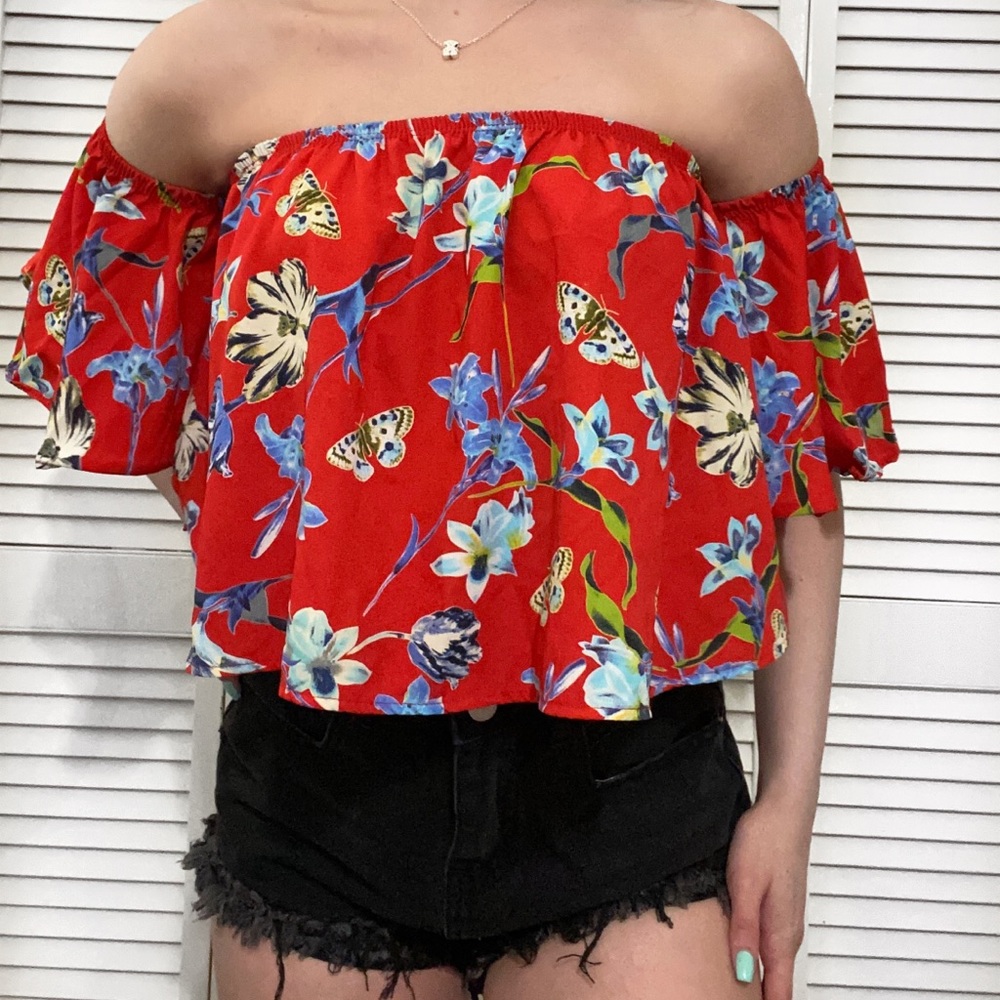 A’GACI off the shoulder flowy top